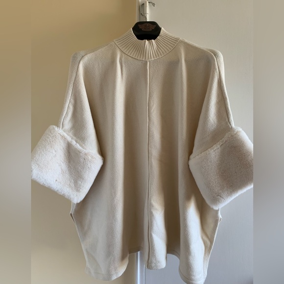 EXTREMELY soft sweater with extremely soft faux fur. Worn once. - Picture 1 of 1